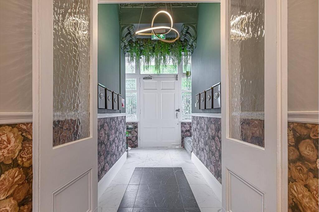 Stylish Hyde Park Home By Tube Stations With Elevator Londra Exterior foto