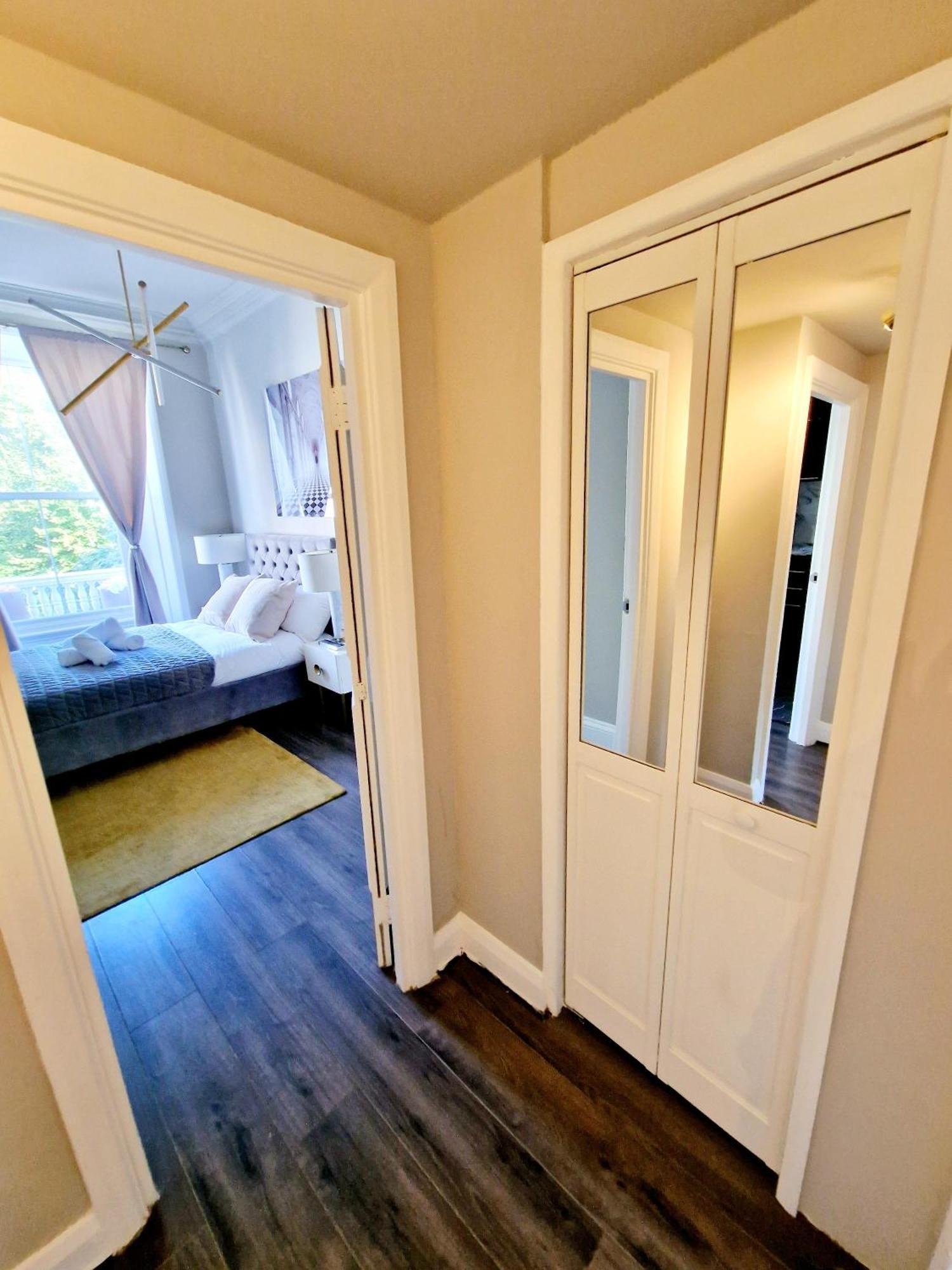 Stylish Hyde Park Home By Tube Stations With Elevator Londra Exterior foto