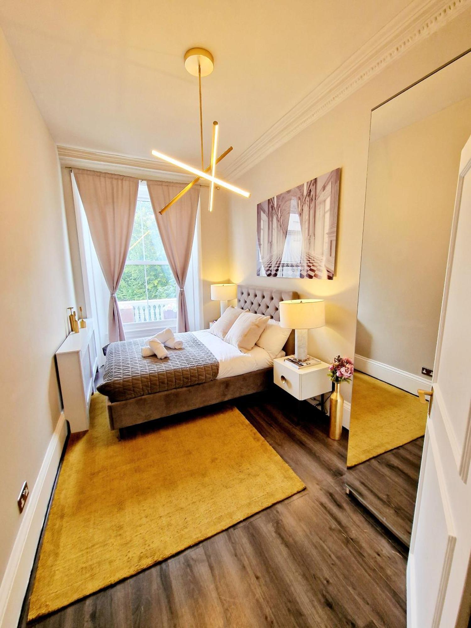 Stylish Hyde Park Home By Tube Stations With Elevator Londra Exterior foto